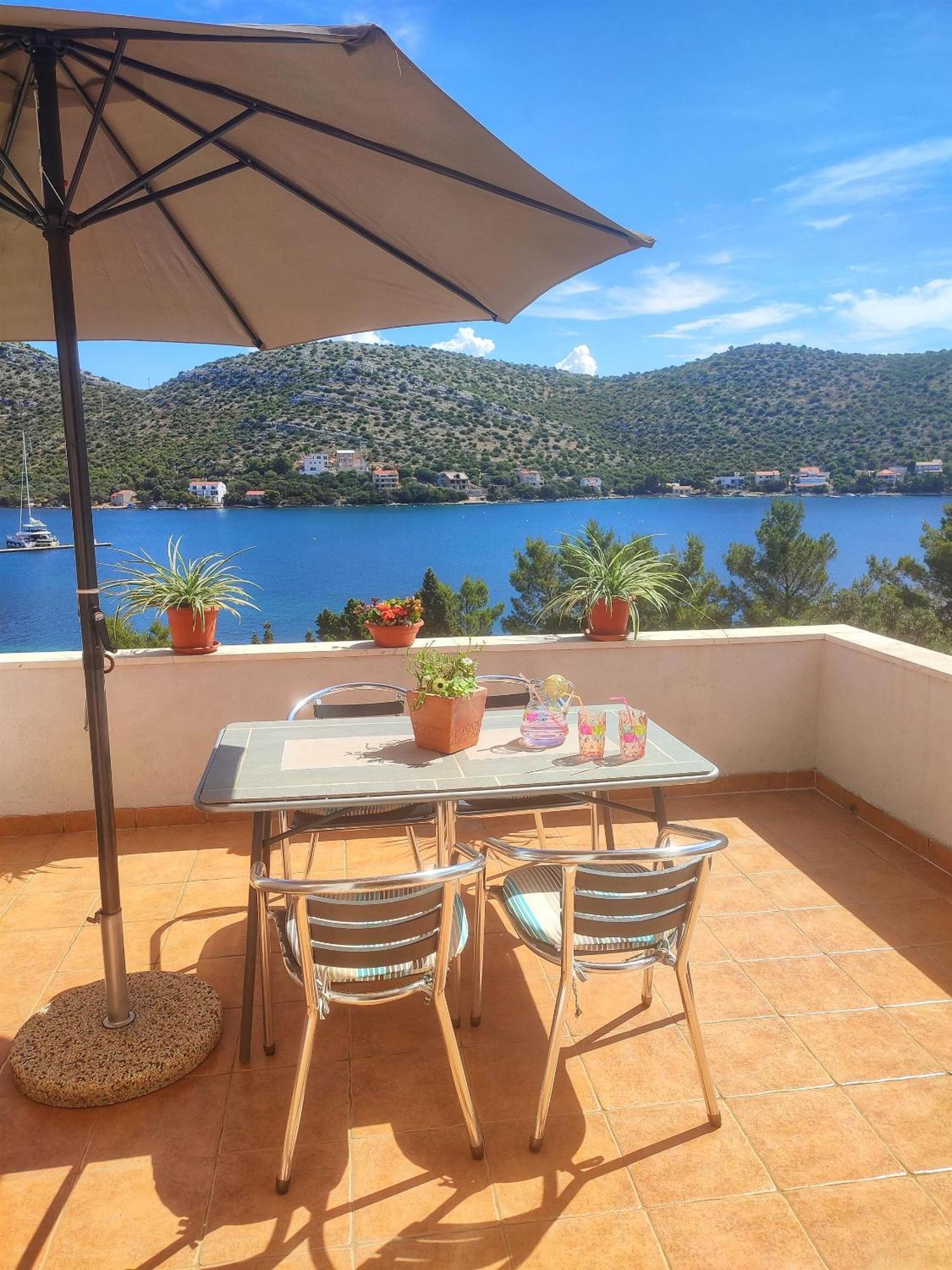 Apartments Vesna Lastovo エクステリア 写真