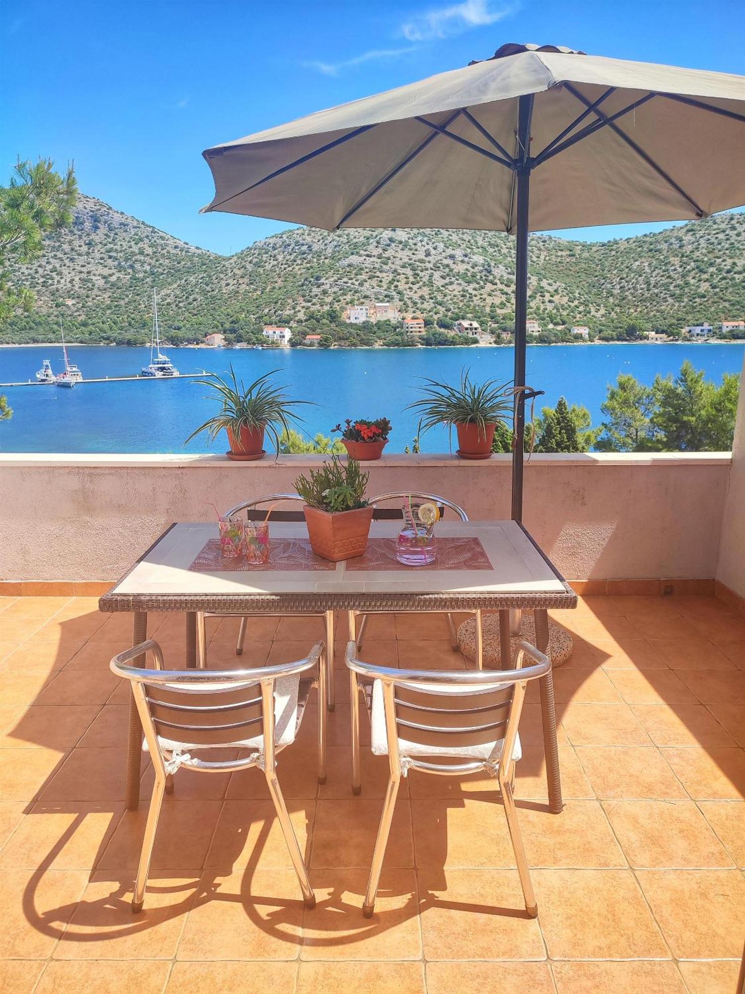 Apartments Vesna Lastovo エクステリア 写真